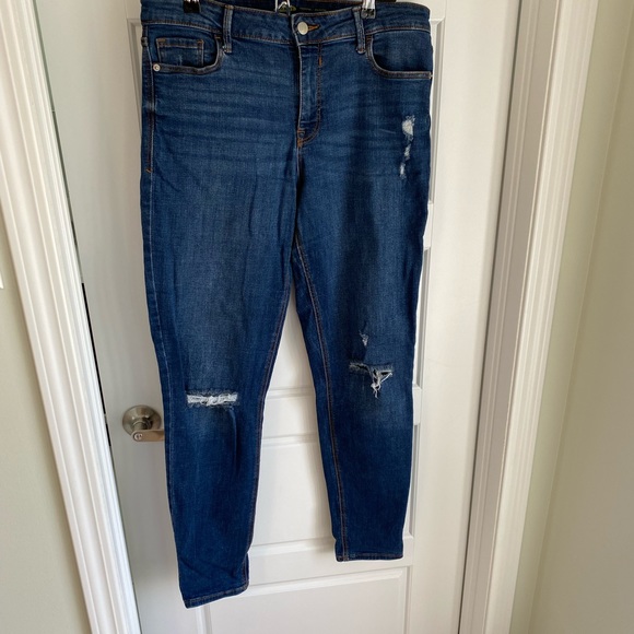 Old Navy Ripped Skinny Jeans (Tall) - Picture 6 of 9